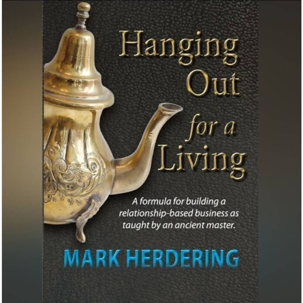 🔺️NWOT Hanging Out For A Living Paperback Book